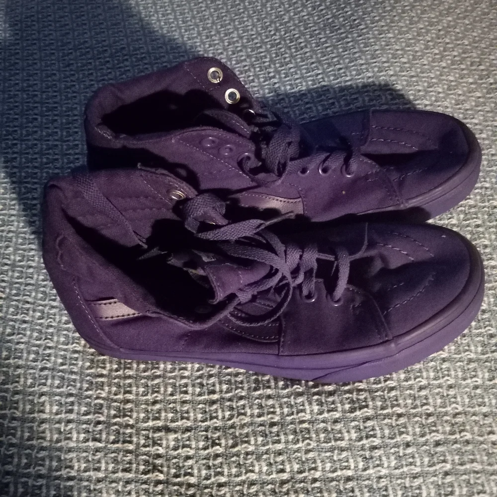 VANS  PURPLE HIGH TOP SNEAKER SIZE - Picture 12 of 15